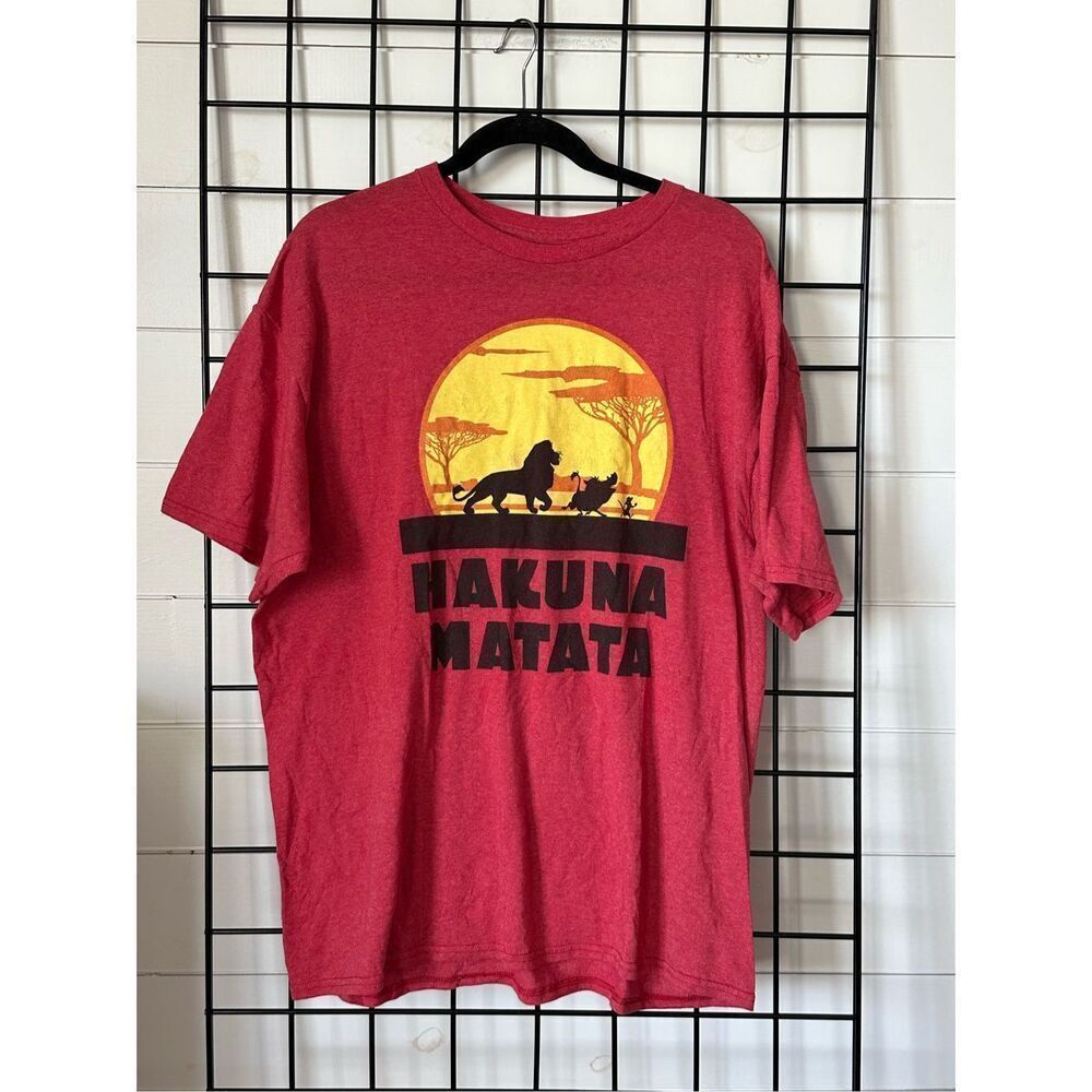 Disney‎ Lion King Hakuna Matata T-Shirt Adult L Red Simba Timon & Pumbaa